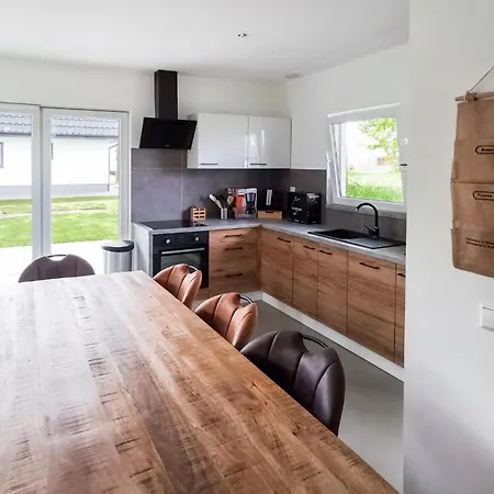 In With Wifi And 4 Bedrooms 2 Holiday home